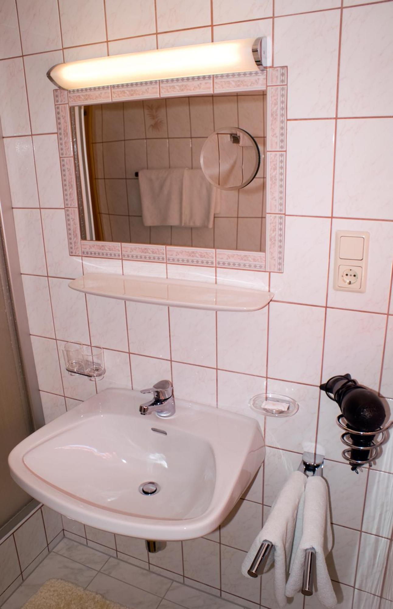 Gaestehaus Resi Йерценс Экстерьер фото