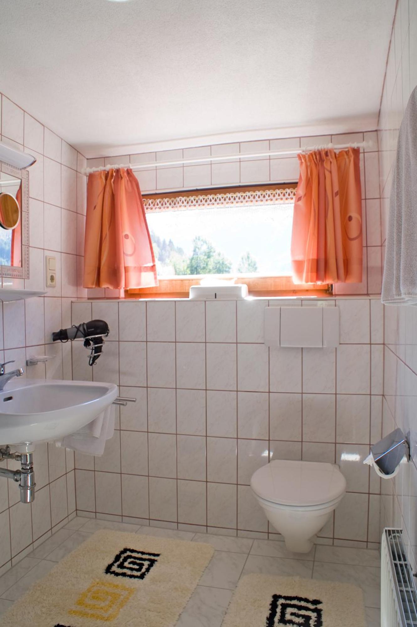 Gaestehaus Resi Йерценс Экстерьер фото