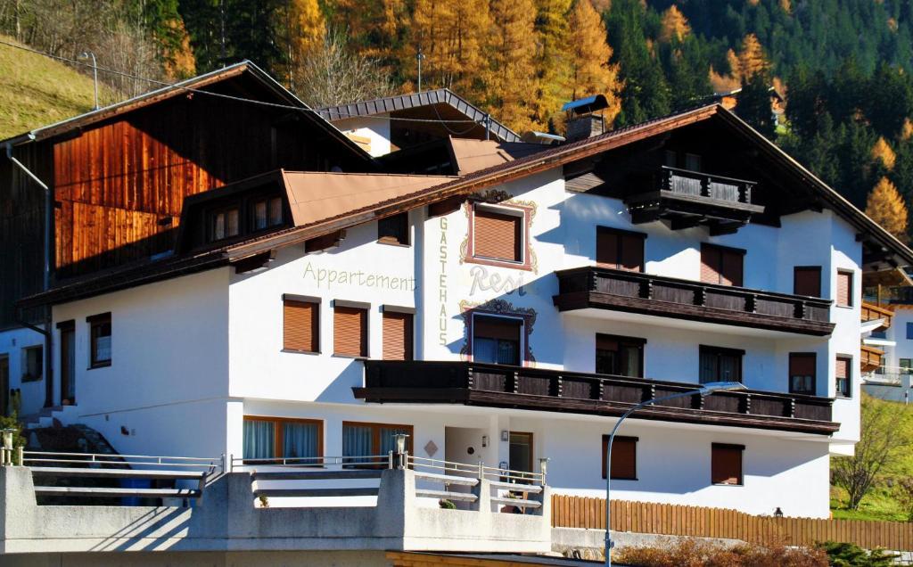 Gaestehaus Resi Йерценс Экстерьер фото