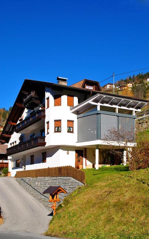 Gaestehaus Resi Йерценс Экстерьер фото